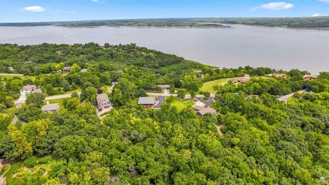 3209 Driftwood Dr., Manhattan, KS 66503