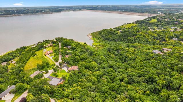 3209 Driftwood Dr., Manhattan, KS 66503