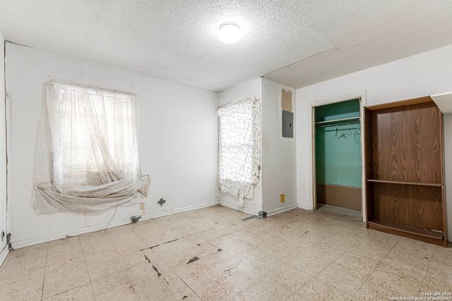 119 Livingston, San Antonio, TX 78214