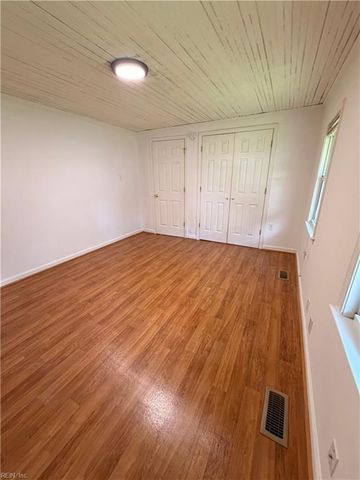 46 Langley ST, Poquoson, VA 23662