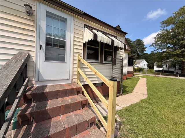 46 Langley ST, Poquoson, VA 23662