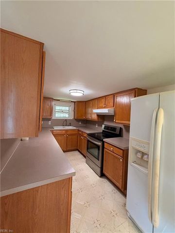 46 Langley ST, Poquoson, VA 23662