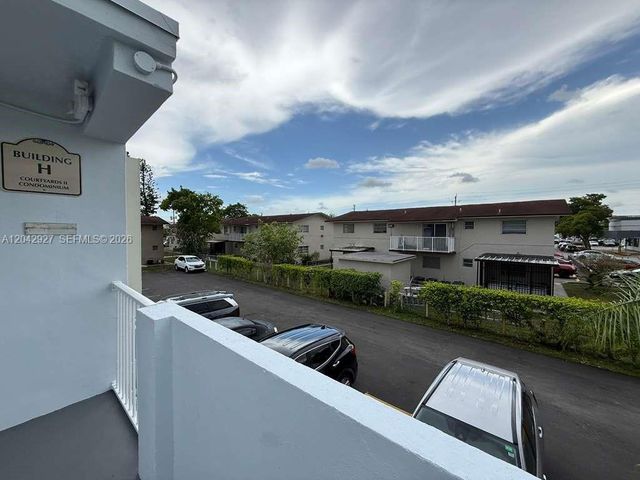 1255 W 49th Place H202, Hialeah, FL 33012