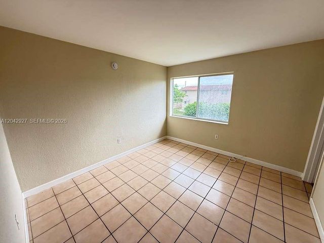 1255 W 49th Place H202, Hialeah, FL 33012