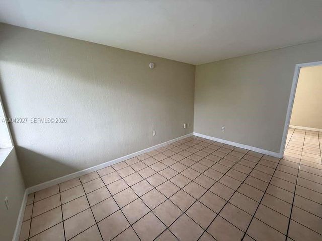 1255 W 49th Place H202, Hialeah, FL 33012