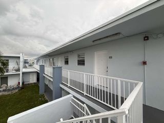 1255 W 49th Place H202, Hialeah, FL 33012