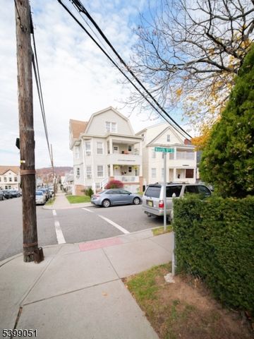 161 N 9th St, Paterson City, NJ 07522