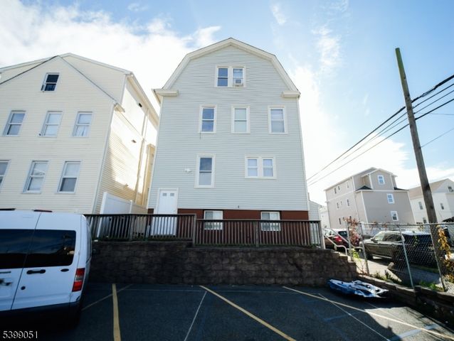 161 N 9th St, Paterson City, NJ 07522