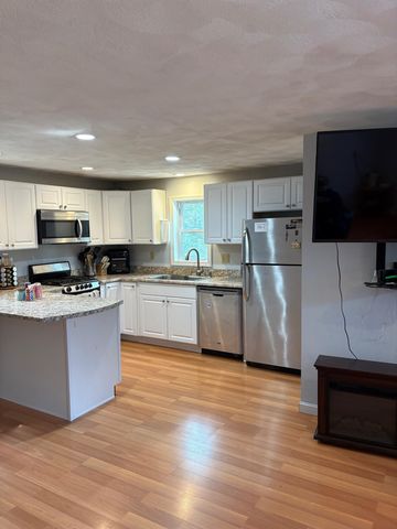 6 S Spaulding Brook Road, Brookline, NH 03033