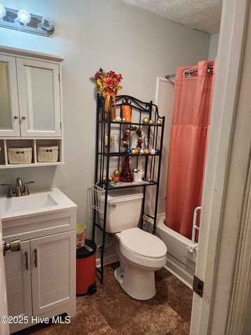 851 Parkertown Road, Hubert, NC 28539