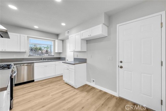 1413 S White Avenue A, Pomona, CA 91766