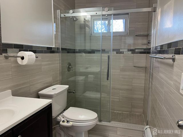 66 Netherwood Circle, Edison, NJ 08820