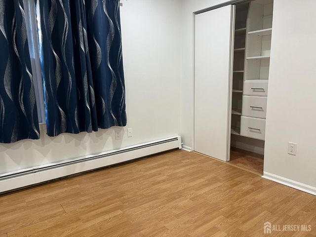 66 Netherwood Circle, Edison, NJ 08820