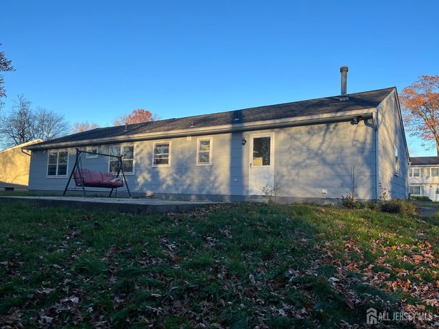 66 Netherwood Circle, Edison, NJ 08820
