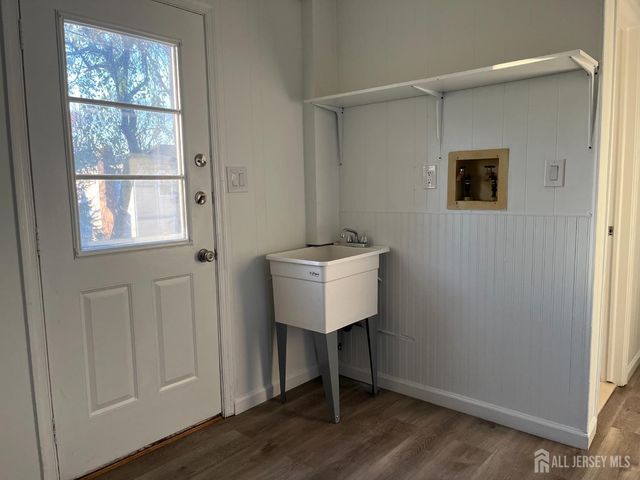 66 Netherwood Circle, Edison, NJ 08820