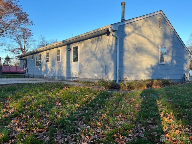 66 Netherwood Circle, Edison, NJ 08820