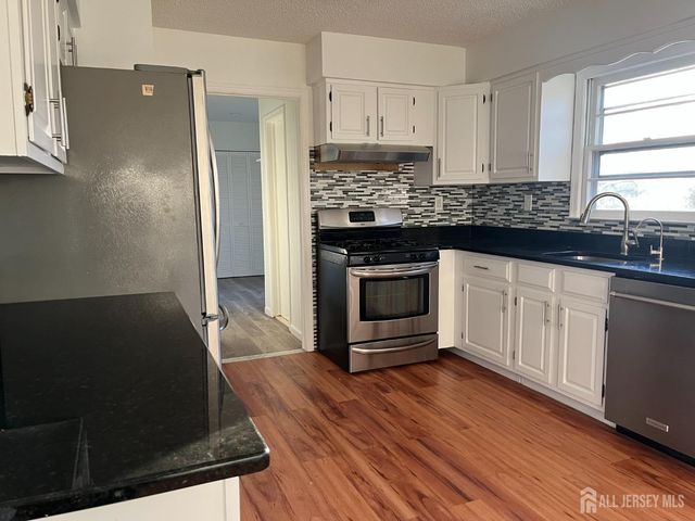 66 Netherwood Circle, Edison, NJ 08820