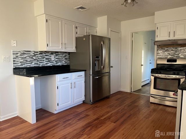 66 Netherwood Circle, Edison, NJ 08820