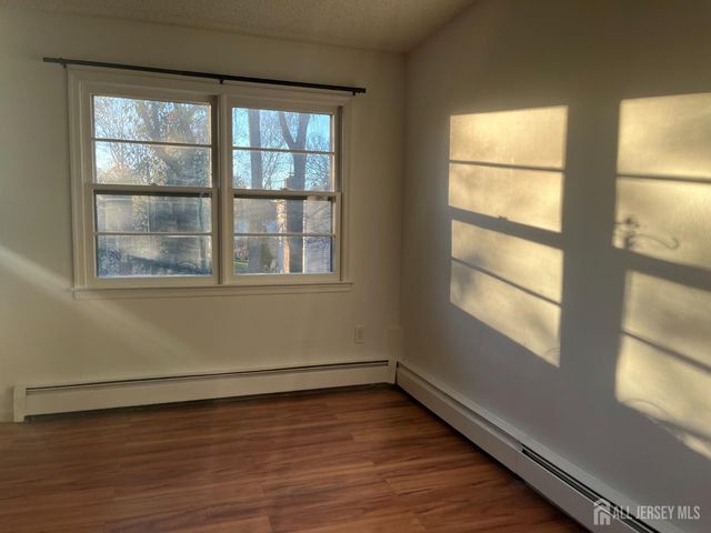 66 Netherwood Circle, Edison, NJ 08820