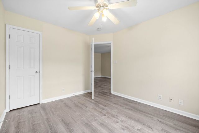 922 Kingsbury Dr Apt B, Clarksville, TN 37040