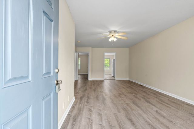 922 Kingsbury Dr Apt B, Clarksville, TN 37040