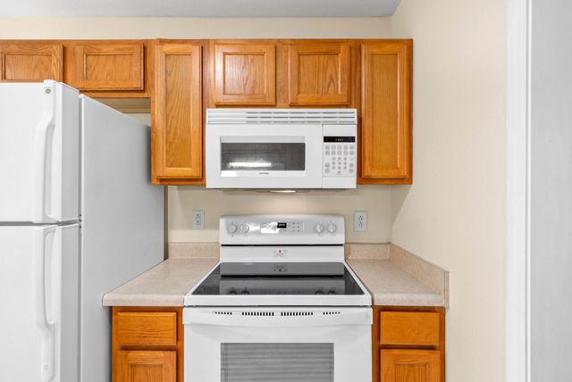 922 Kingsbury Dr Apt B, Clarksville, TN 37040