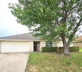 21 Circle Drive, Whitney, TX 76692