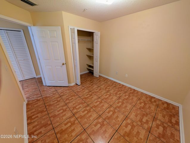 6051 MAGGIES Circle 113, Jacksonville, FL 32244