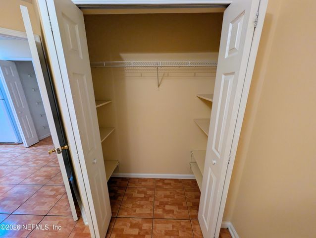 6051 MAGGIES Circle 113, Jacksonville, FL 32244