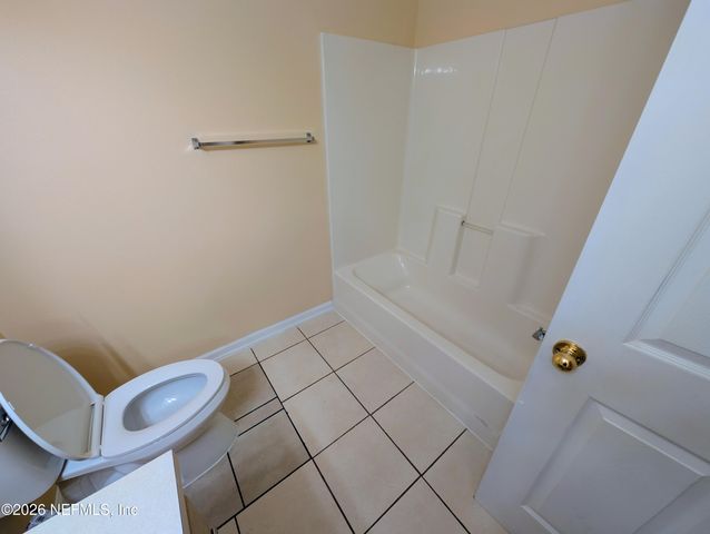 6051 MAGGIES Circle 113, Jacksonville, FL 32244