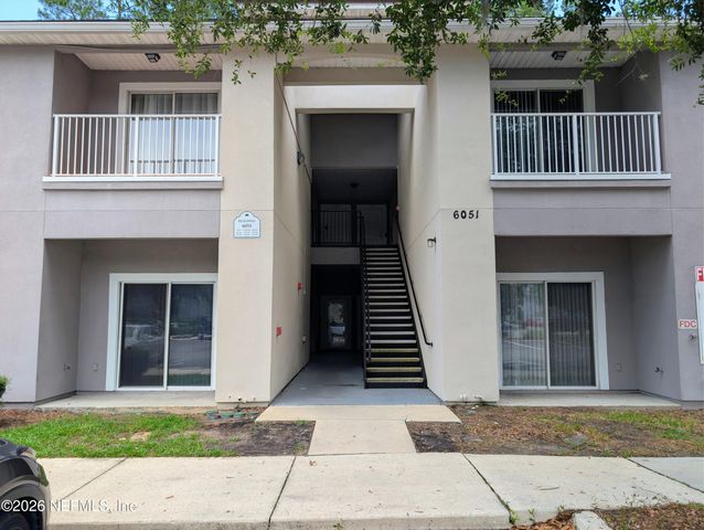 6051 MAGGIES Circle 113, Jacksonville, FL 32244