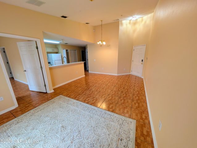 6051 MAGGIES Circle 113, Jacksonville, FL 32244