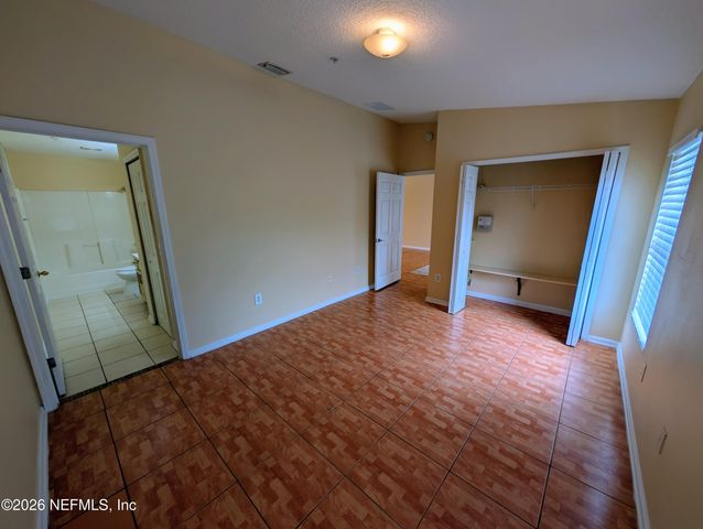 6051 MAGGIES Circle 113, Jacksonville, FL 32244