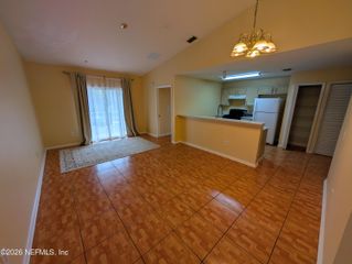6051 MAGGIES Circle 113, Jacksonville, FL 32244
