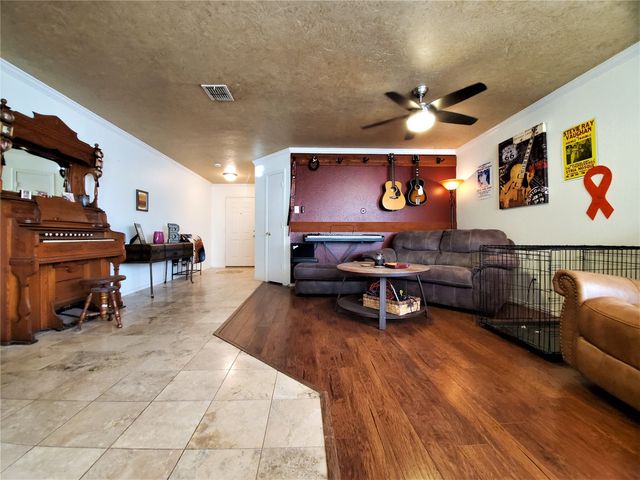 3237 Clydesdale Drive, Denton, TX 76210