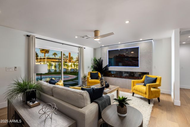 7424 E CAMBRIDGE Avenue, Scottsdale, AZ 85257