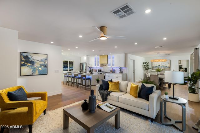 7424 E CAMBRIDGE Avenue, Scottsdale, AZ 85257