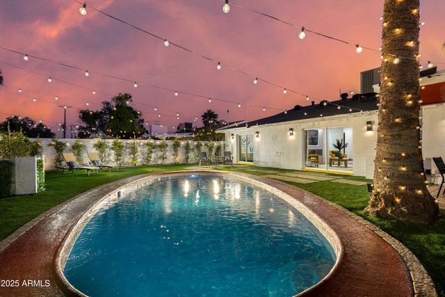 7424 E CAMBRIDGE Avenue, Scottsdale, AZ 85257