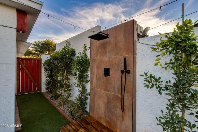 7424 E CAMBRIDGE Avenue, Scottsdale, AZ 85257