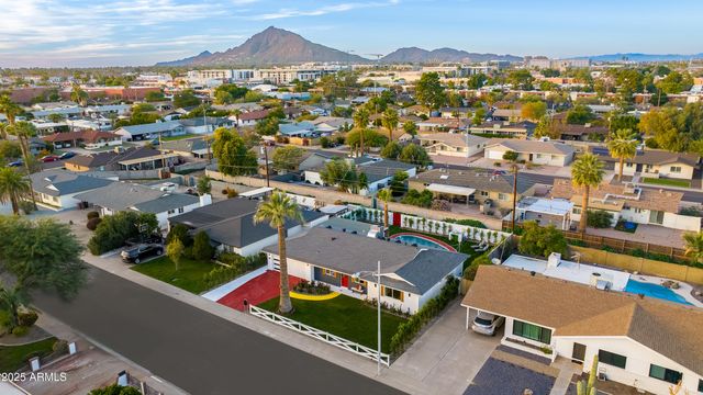 7424 E CAMBRIDGE Avenue, Scottsdale, AZ 85257