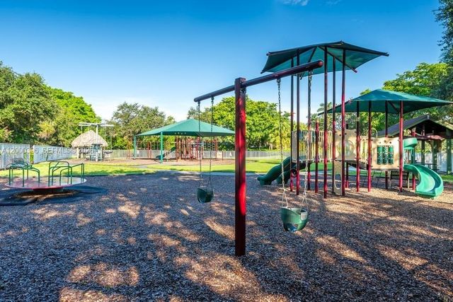 3700 Oak Ridge Ln, Weston, FL 33331