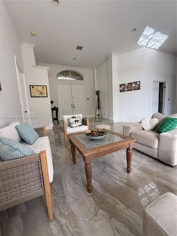 3700 Oak Ridge Ln, Weston, FL 33331