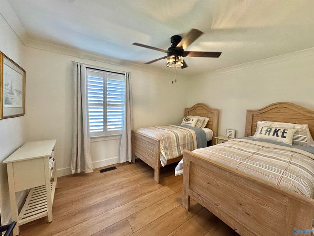 3713 Meadow Wood Circle, Guntersville, AL 35976