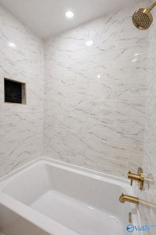 3713 Meadow Wood Circle, Guntersville, AL 35976