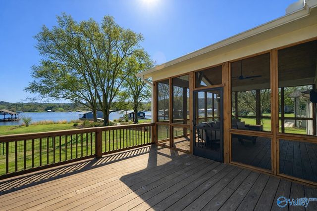 3713 Meadow Wood Circle, Guntersville, AL 35976