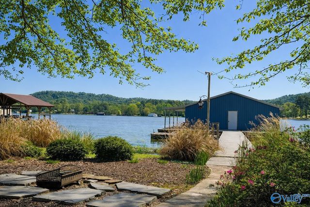 3713 Meadow Wood Circle, Guntersville, AL 35976