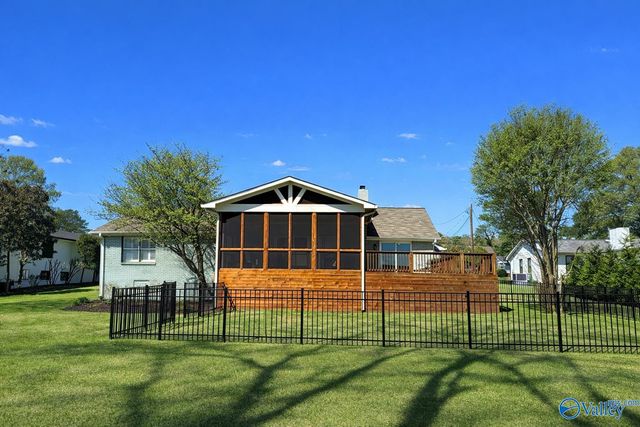 3713 Meadow Wood Circle, Guntersville, AL 35976