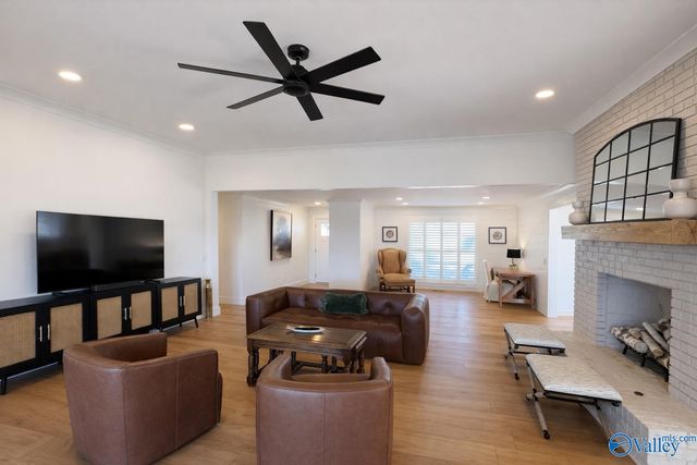 3713 Meadow Wood Circle, Guntersville, AL 35976