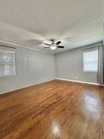 2104 Hillburn Drive, Dallas, TX 75227