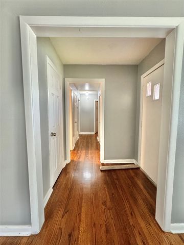 2104 Hillburn Drive, Dallas, TX 75227